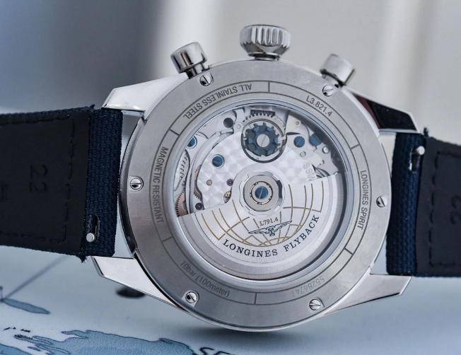 秉承先鋒精神，浪琴表推出先行者系列飛返計時腕表（圖）