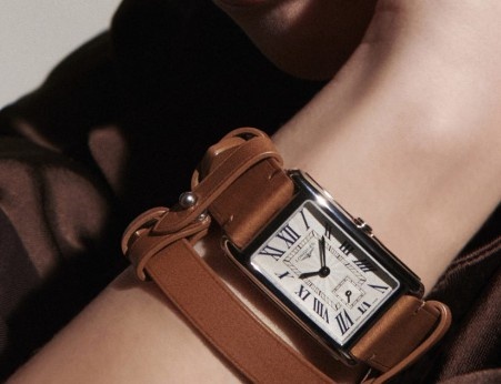 浪琴手表表殼有劃痕處理辦法詳解(修復(fù)技巧與保養(yǎng)建議)（圖）