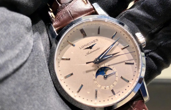 揭秘浪琴腕表停走的奧秘：一文教你輕松修復（圖）