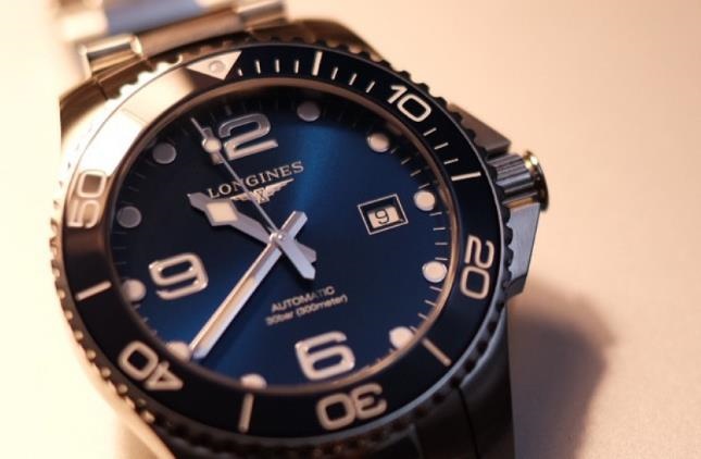 浪琴手表灰塵積聚？這幾點輕松搞定?。▓D）