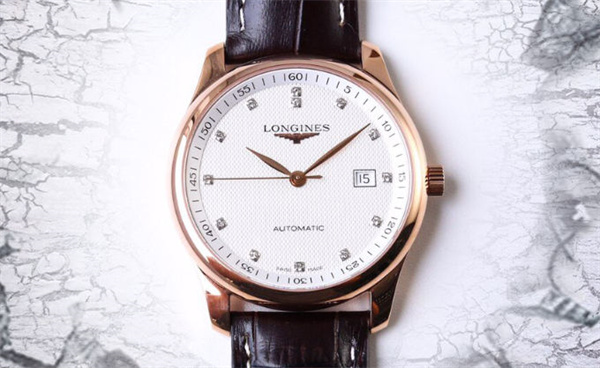 浪琴手表進灰了處理方法推薦(圖) 浪琴手表進灰了處理方法推薦(圖)